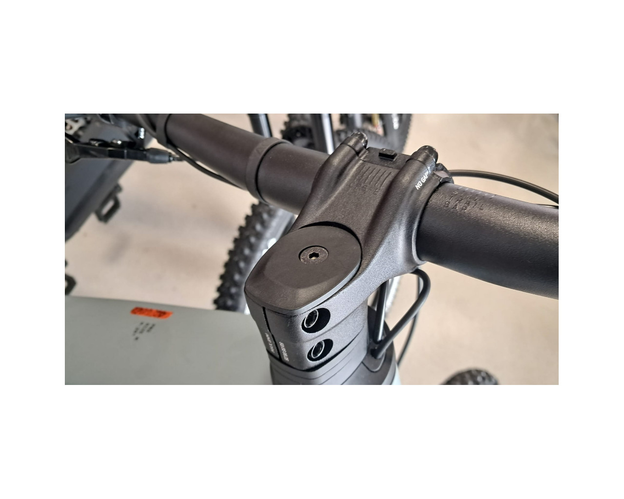 TAPA CUBE POTENCIA TOPCAP HEADSET MTB '23-26
